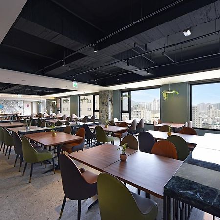 Fullon Poshtel - Kaohsiung Hotel Bagian luar foto