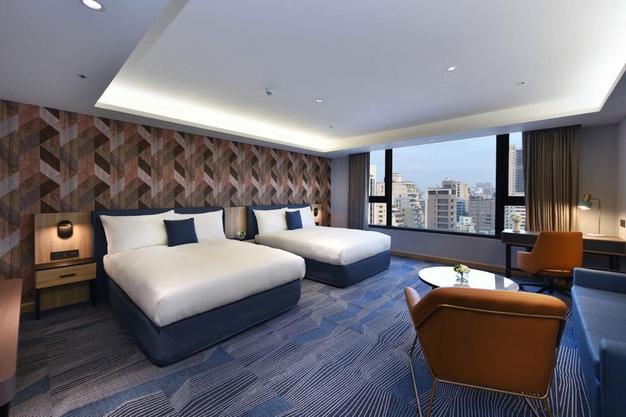 Fullon Poshtel - Kaohsiung Hotel Bagian luar foto