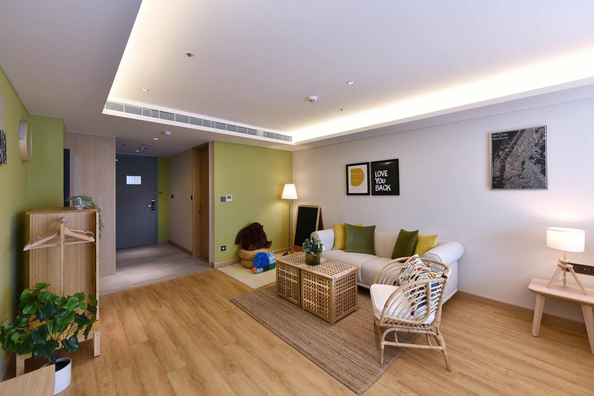 Fullon Poshtel - Kaohsiung Hotel Bagian luar foto