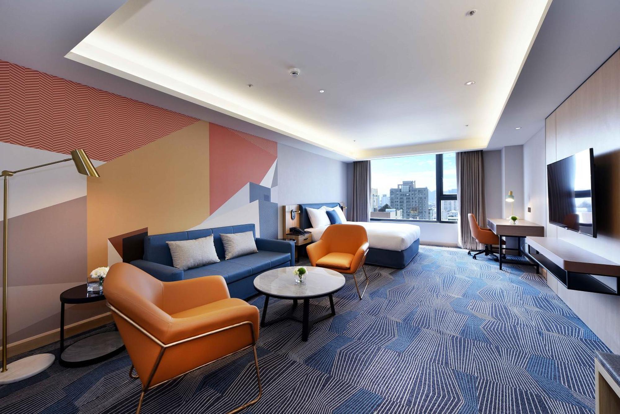 Fullon Poshtel - Kaohsiung Hotel Bagian luar foto