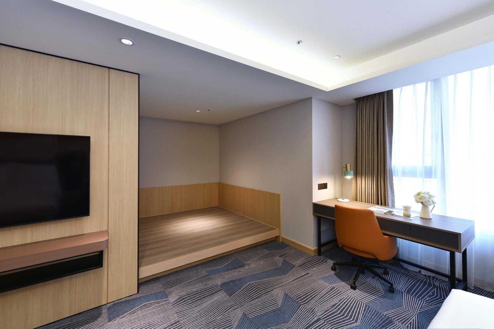 Fullon Poshtel - Kaohsiung Hotel Bagian luar foto