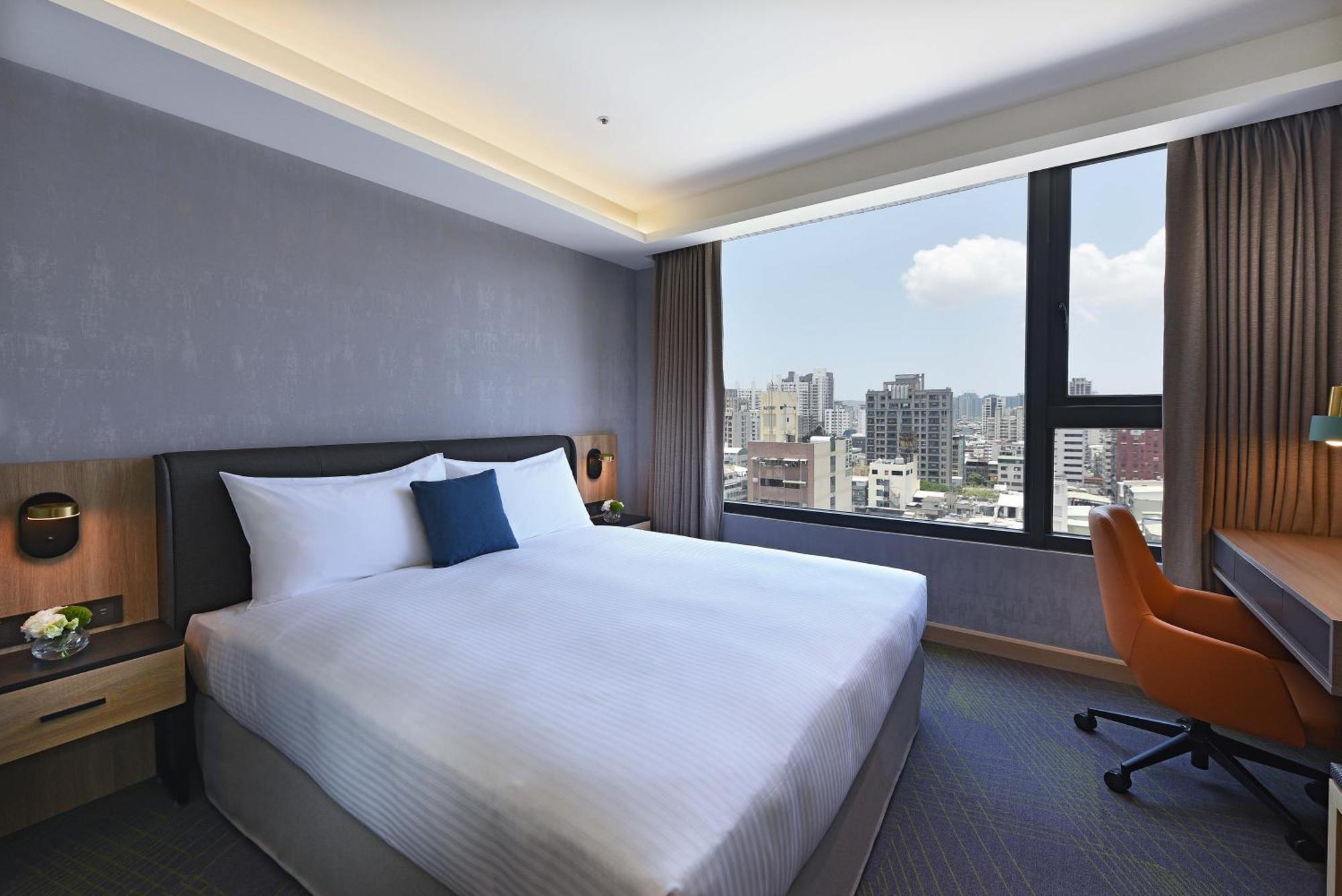 Fullon Poshtel - Kaohsiung Hotel Bagian luar foto