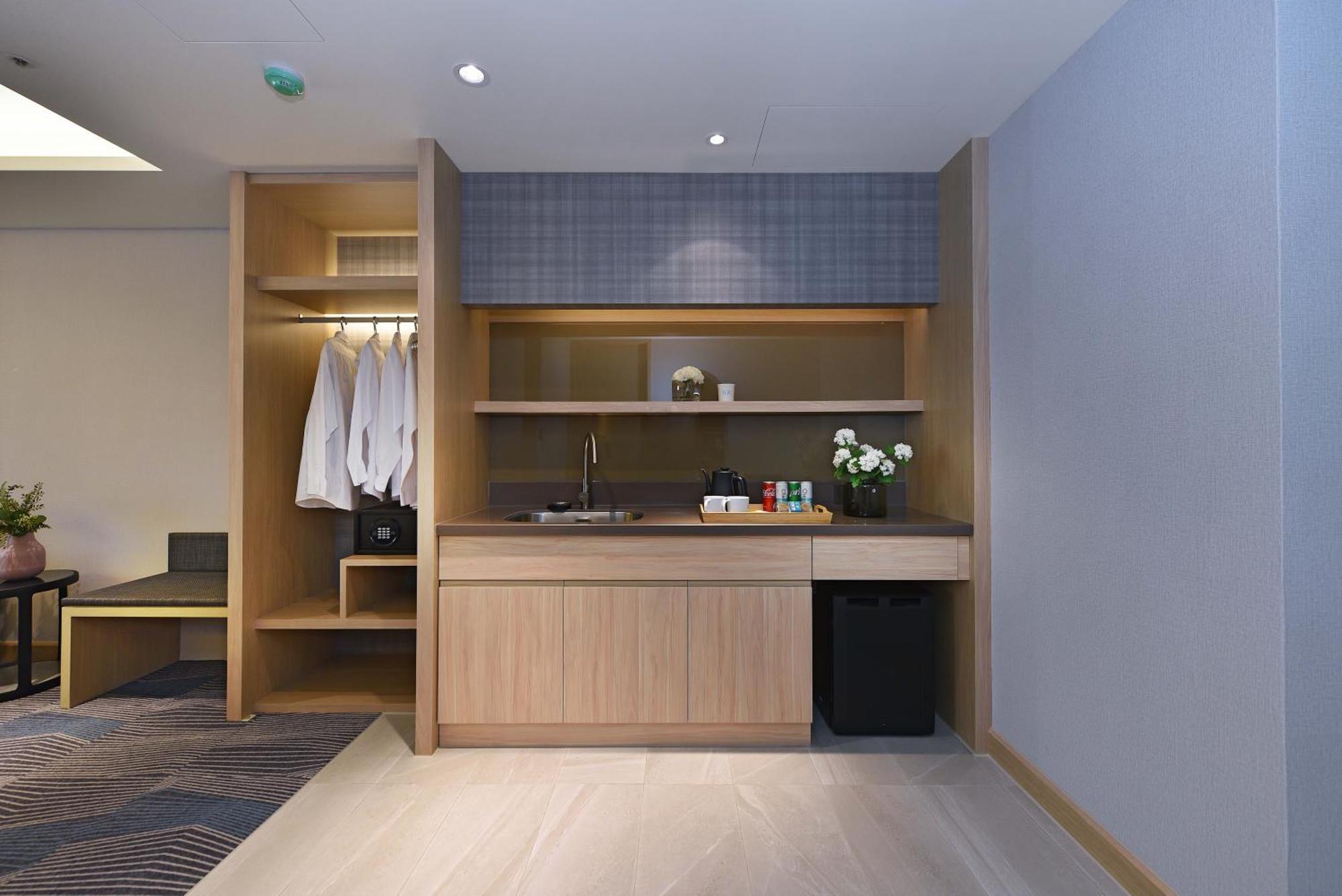 Fullon Poshtel - Kaohsiung Hotel Bagian luar foto