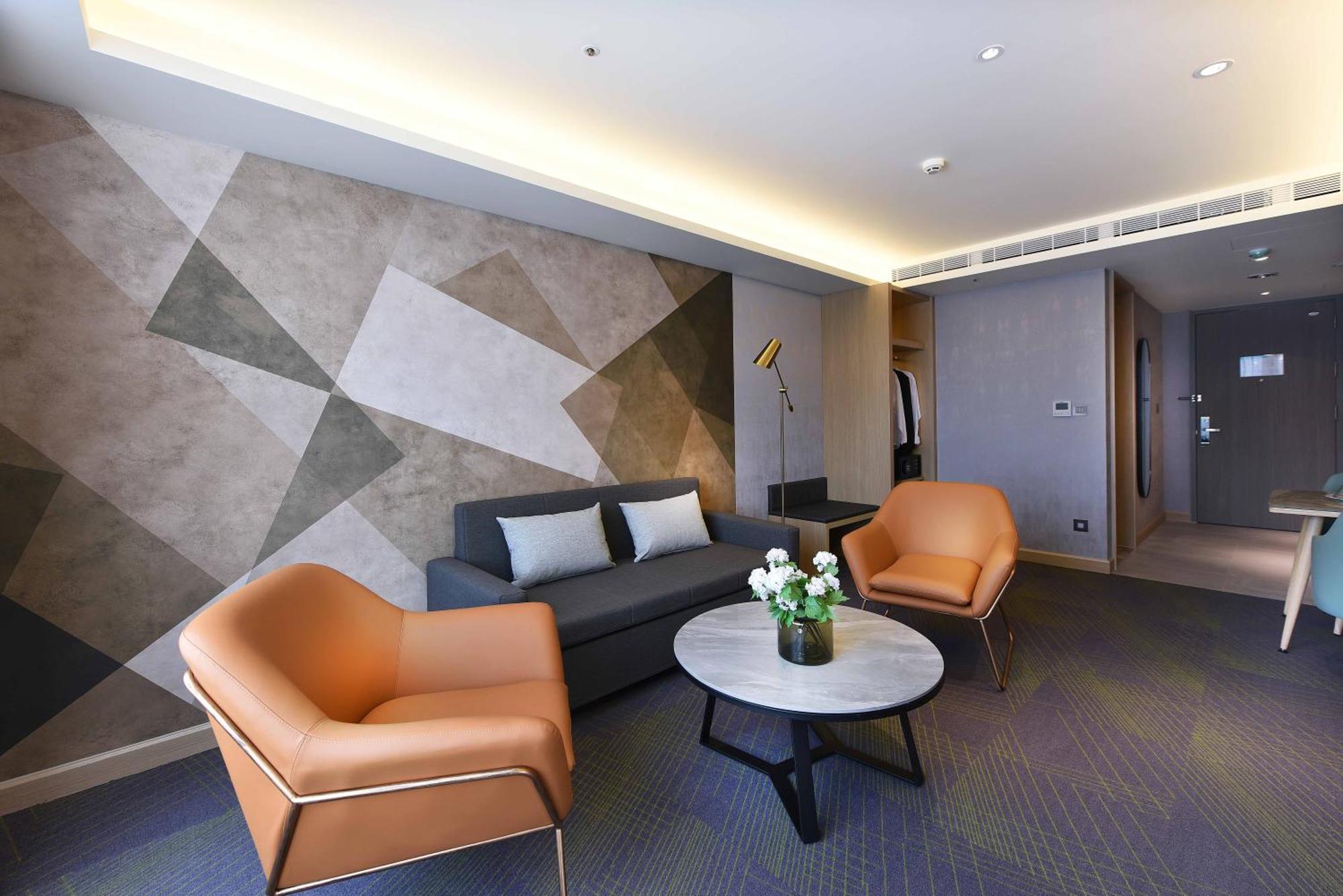 Fullon Poshtel - Kaohsiung Hotel Bagian luar foto